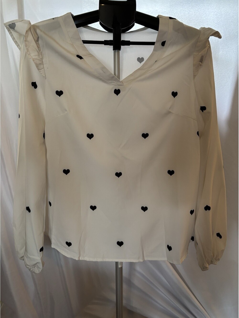WHITE WITH BLACK HEART PRINT PATTERN Size LG